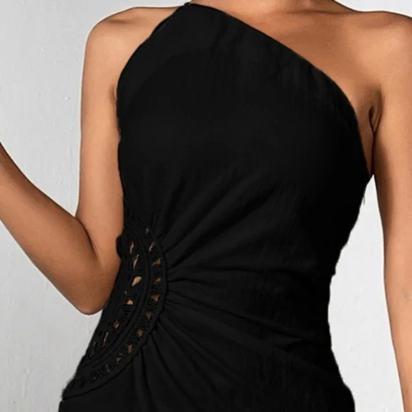 Stunning Slit Maxi Dress with One-Shoulder Design - Picture 2 of 5